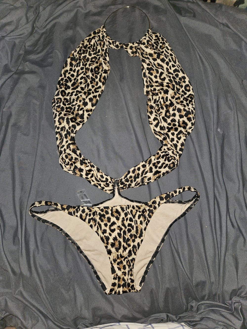 Victorias Secret Leopard Print Halter Ring Neck Cut Out One Piece Monokini SizeM